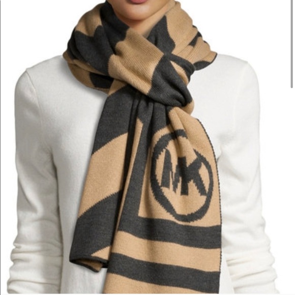 Brand New Never Worn Michael Kors Long Scarf - Picture 1 of 3